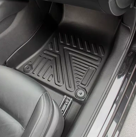 Tapete PrimeCar instalado num Volkswagen Golf 2023